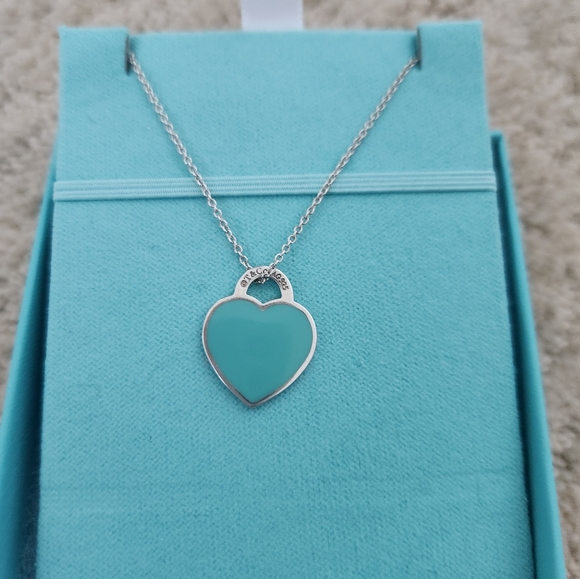 Tiffany&co Return to Tiffany small blue enamel charm with chains - Picture 1 of 3